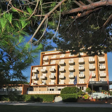 Hotell Oliver 3*